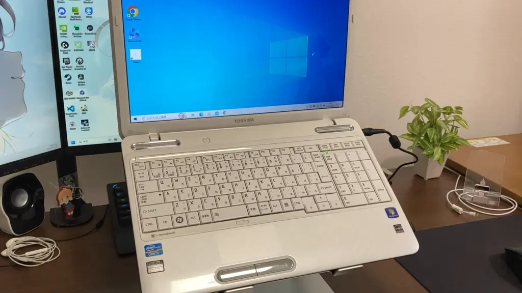 以前まで使用していたPCを乗せてみた。